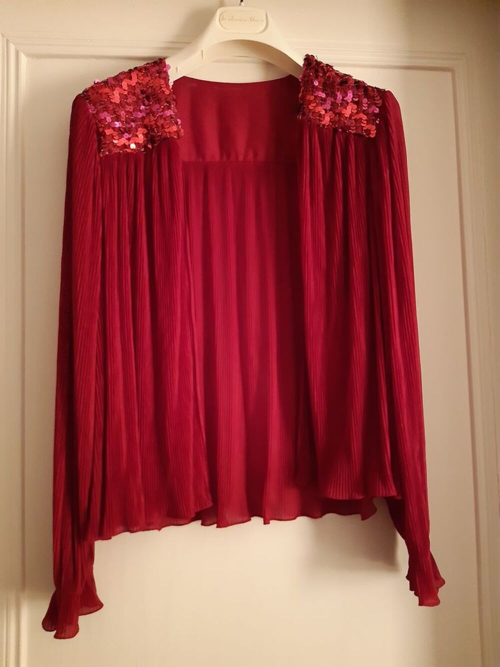 Robe de soir&eacute;e &agrave; sequins et sa veste assortie Vêtements