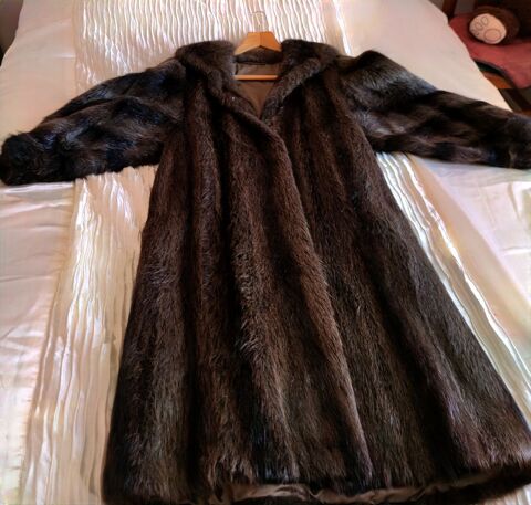 manteau en fourrure 250 Draguignan (83)
