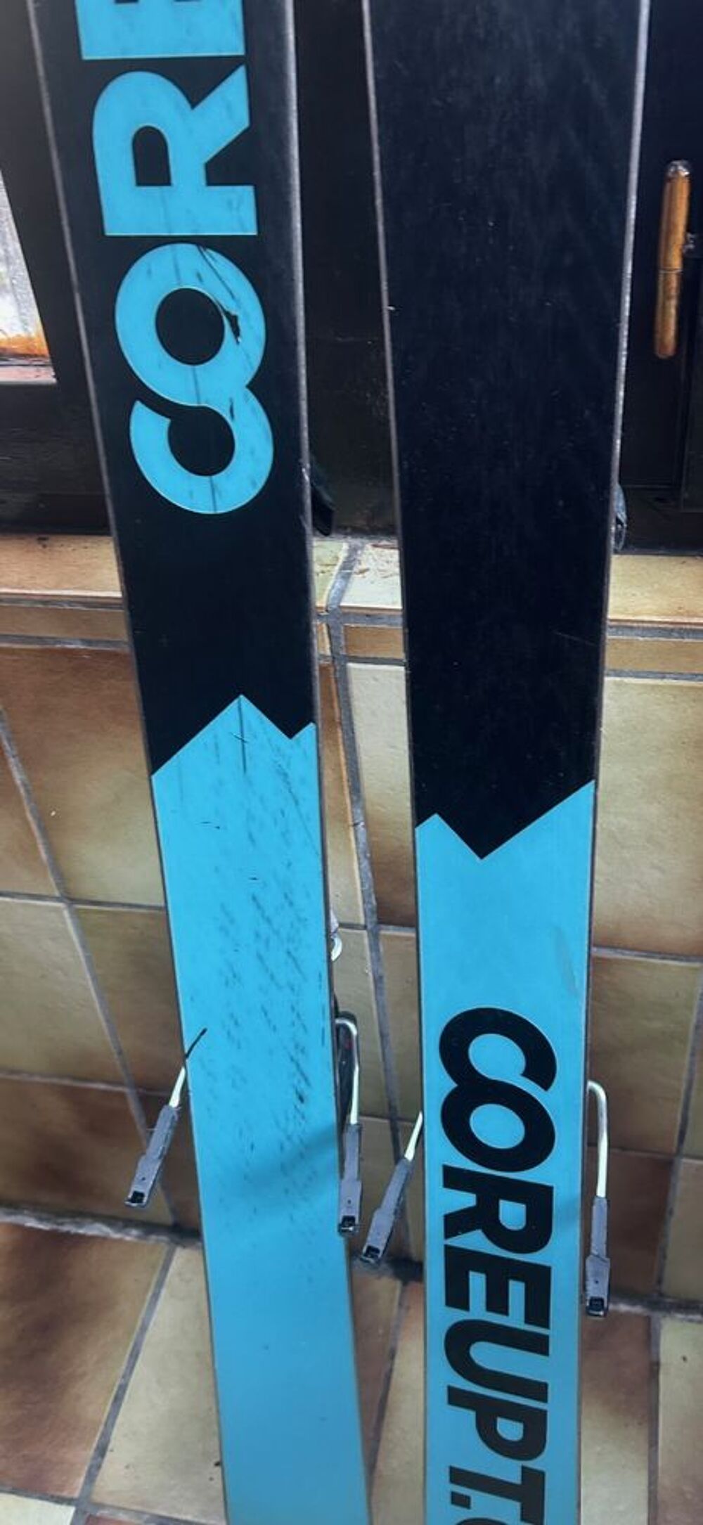 Ski 132 cm spatules en relev&eacute; 2 c&ocirc;tes COREUPT avec housse Sports