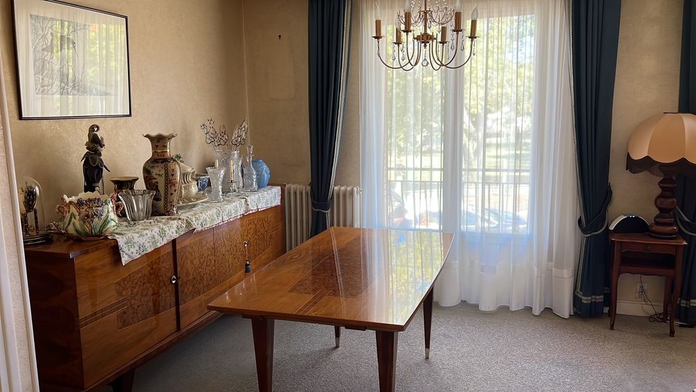 Enfilade et table bois laqu&eacute; ann&eacute;es 1960
Meubles