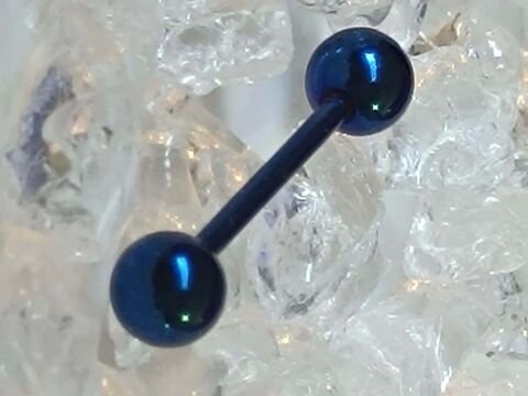 Piercing langue bleu bijou barbell homme La Rochette (77)