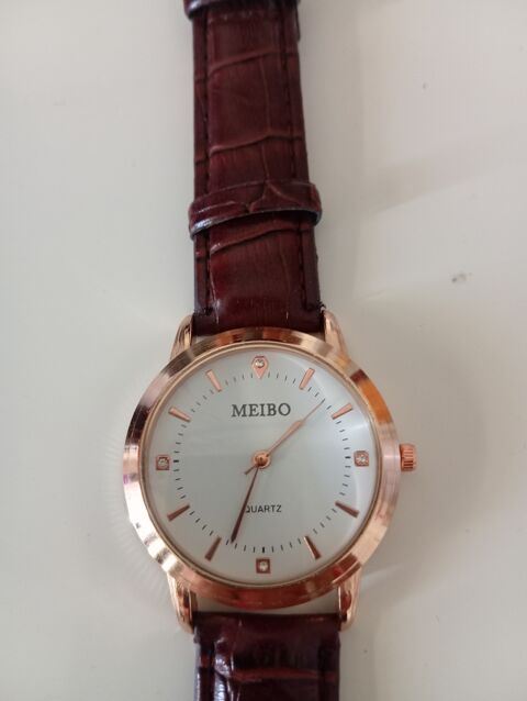 JOLIE MONTRE MARQUE MEIBO
25 Sisteron (04)