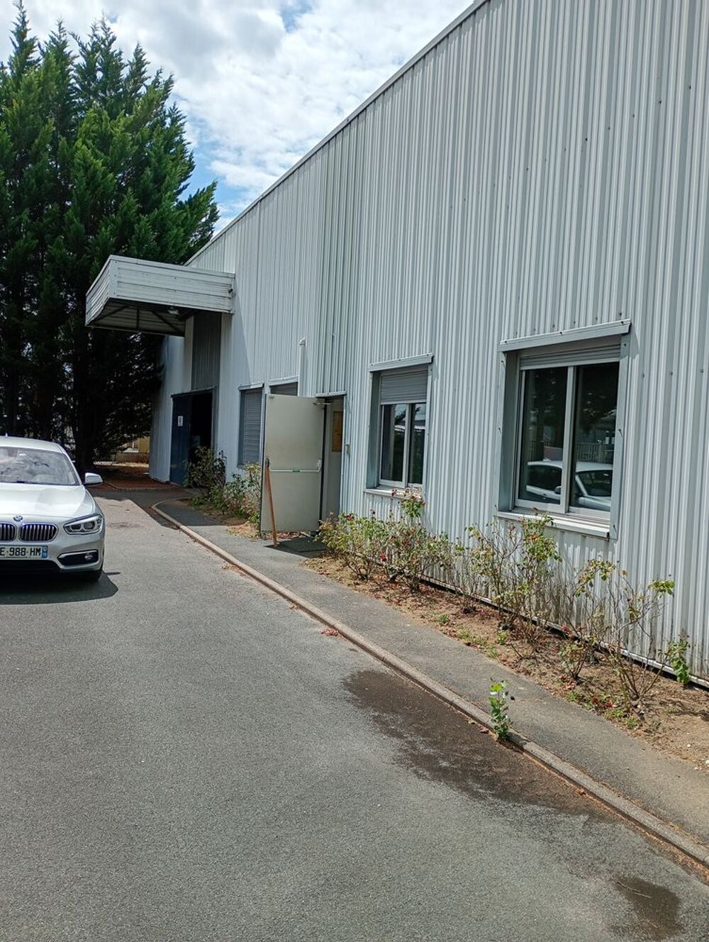 Location Parking/Garage Local industriel d activités à Châteauroux. Châteauroux