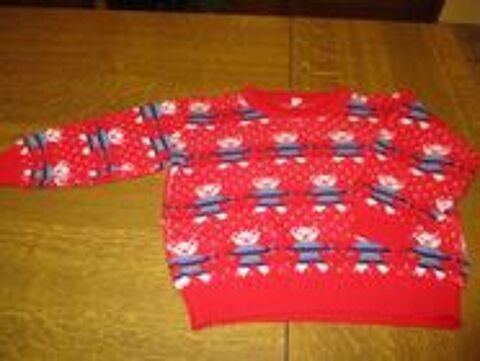 pull rouge avec motifs des nounours 0 M�rignies (59)