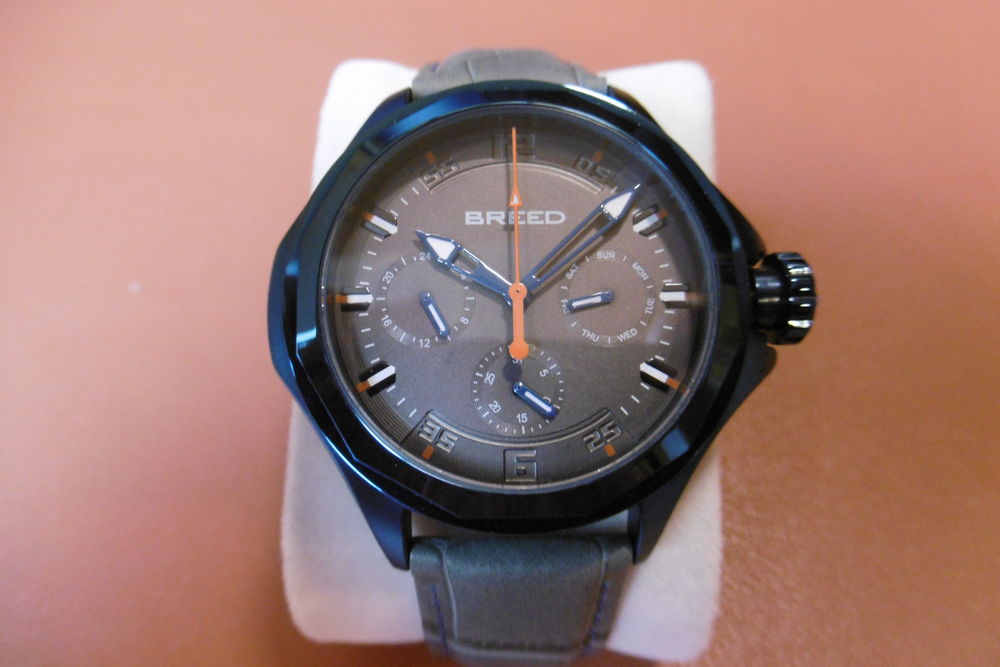Montre Breed grise NEUVE jamais port&eacute;e Bijoux et montres