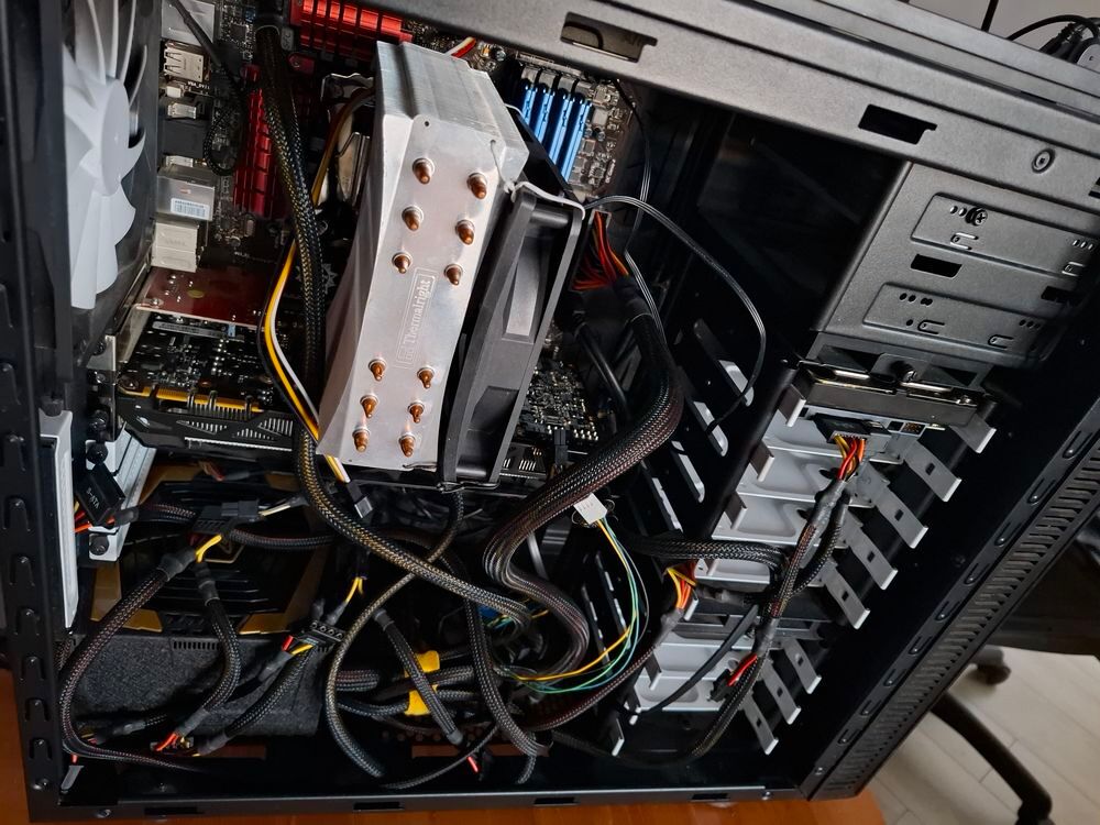 PC fixe avec p&eacute;riph&eacute;riques - bon &eacute;tat Matériel informatique