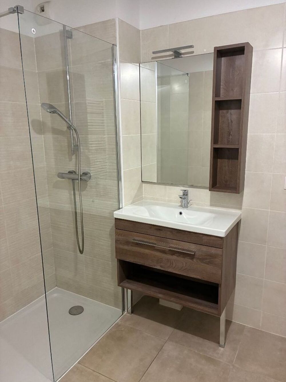 Location Appartement F3 en rez jardin dans Immeuble Standing TOULON CAP BRUN La garde
