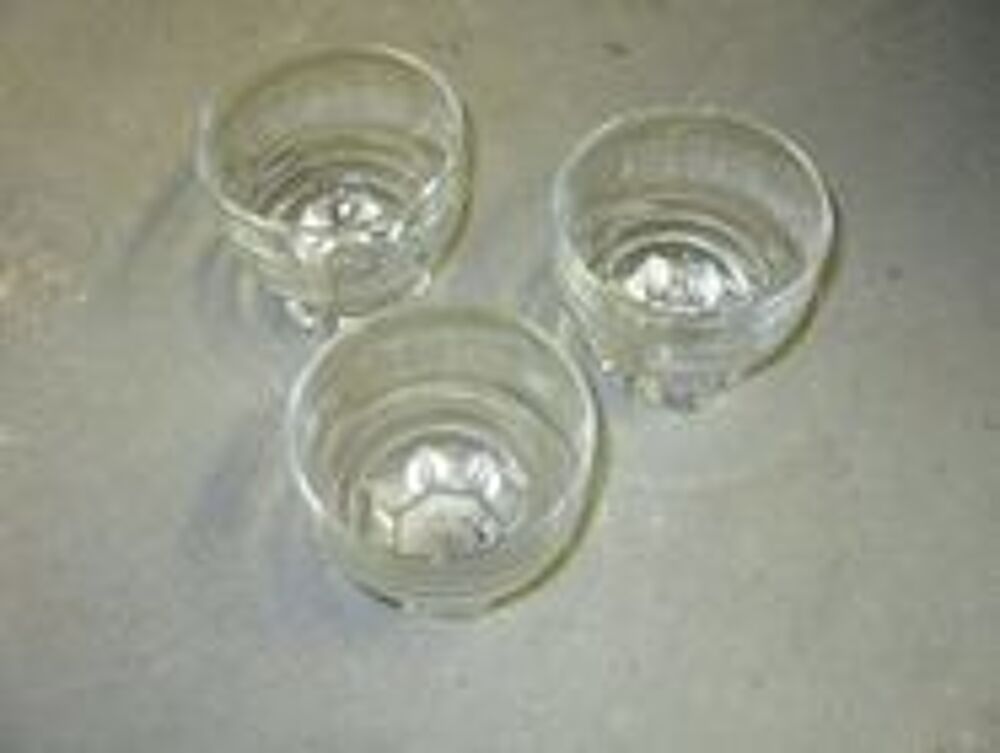 3 verres &agrave; eau vintage - diam&egrave;tre : 7 cm - hauteur : 7 cm Dcoration