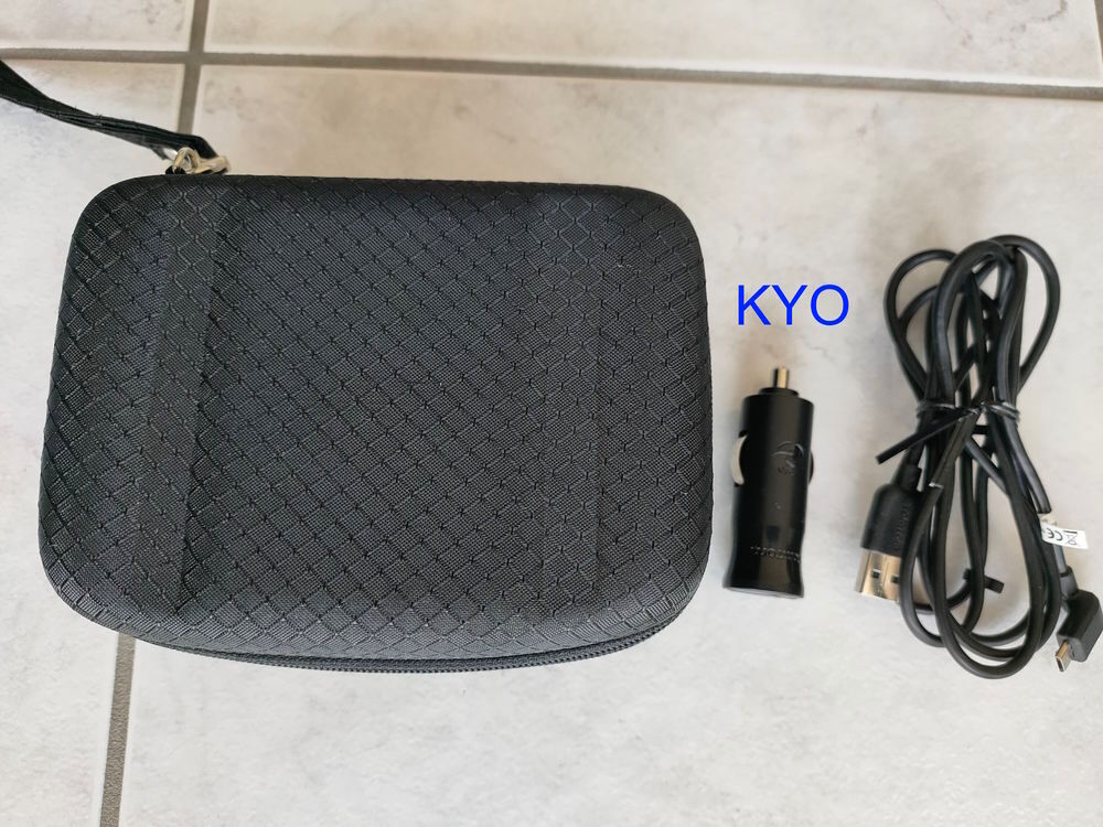 Housse GPS TOMTOM Hama Navi Bag, Prise allume-cigare, c&acirc;ble Matériel informatique