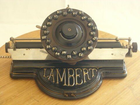 Recherche anciennes machines � �crire et � calculer. 1 Bourges (18)