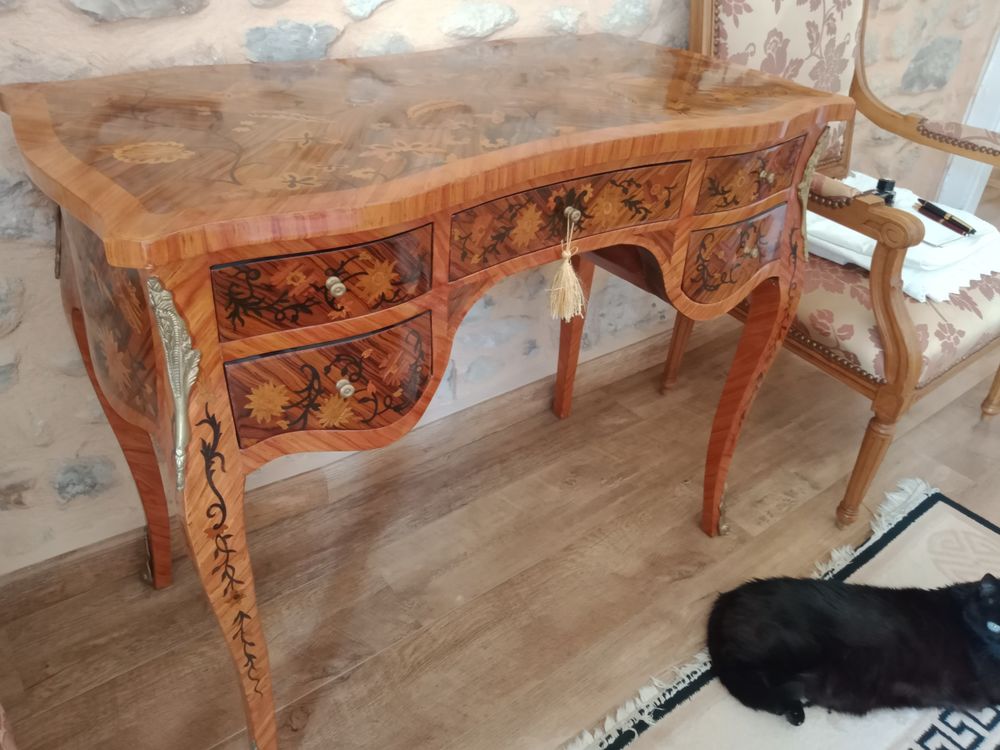 Bureau table style Louis XV Meubles