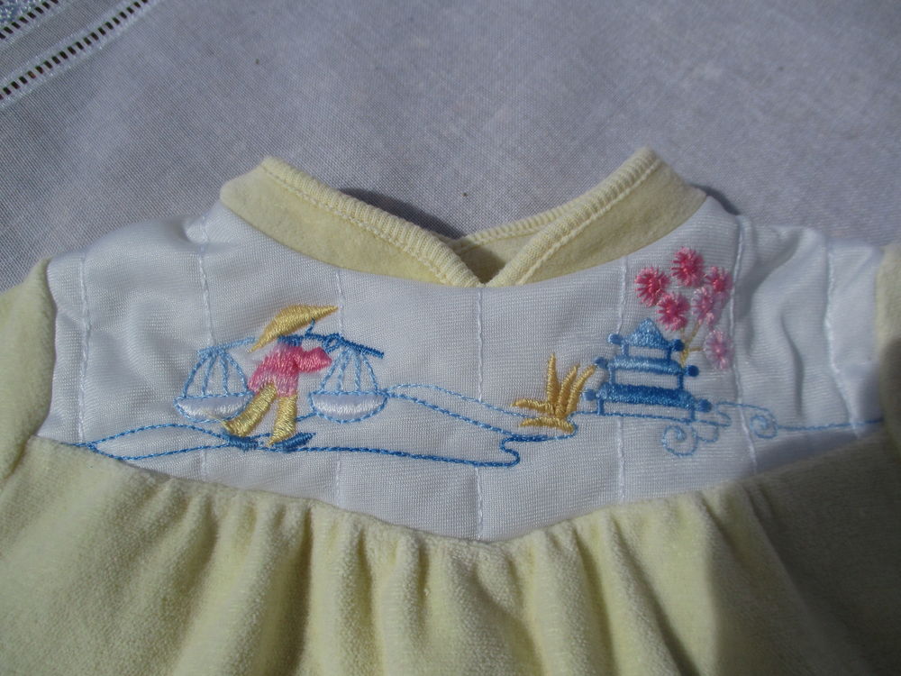 Pyjama Jaune d'Absorba - Taille 3 Mois - Des ann&eacute;es 1975 Puériculture