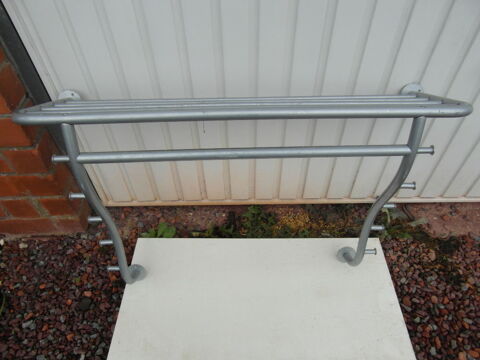 PORTE MANTEAUX METAL GRIS  8 Marcq-en-Barul (59)