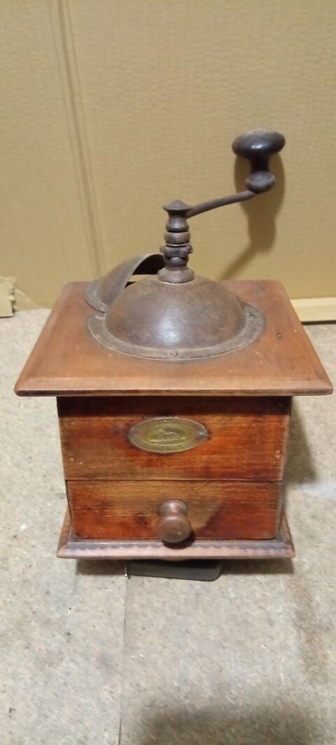 Moulin � caf� Peugeot - Valentigney 15 Gillonnay (38)