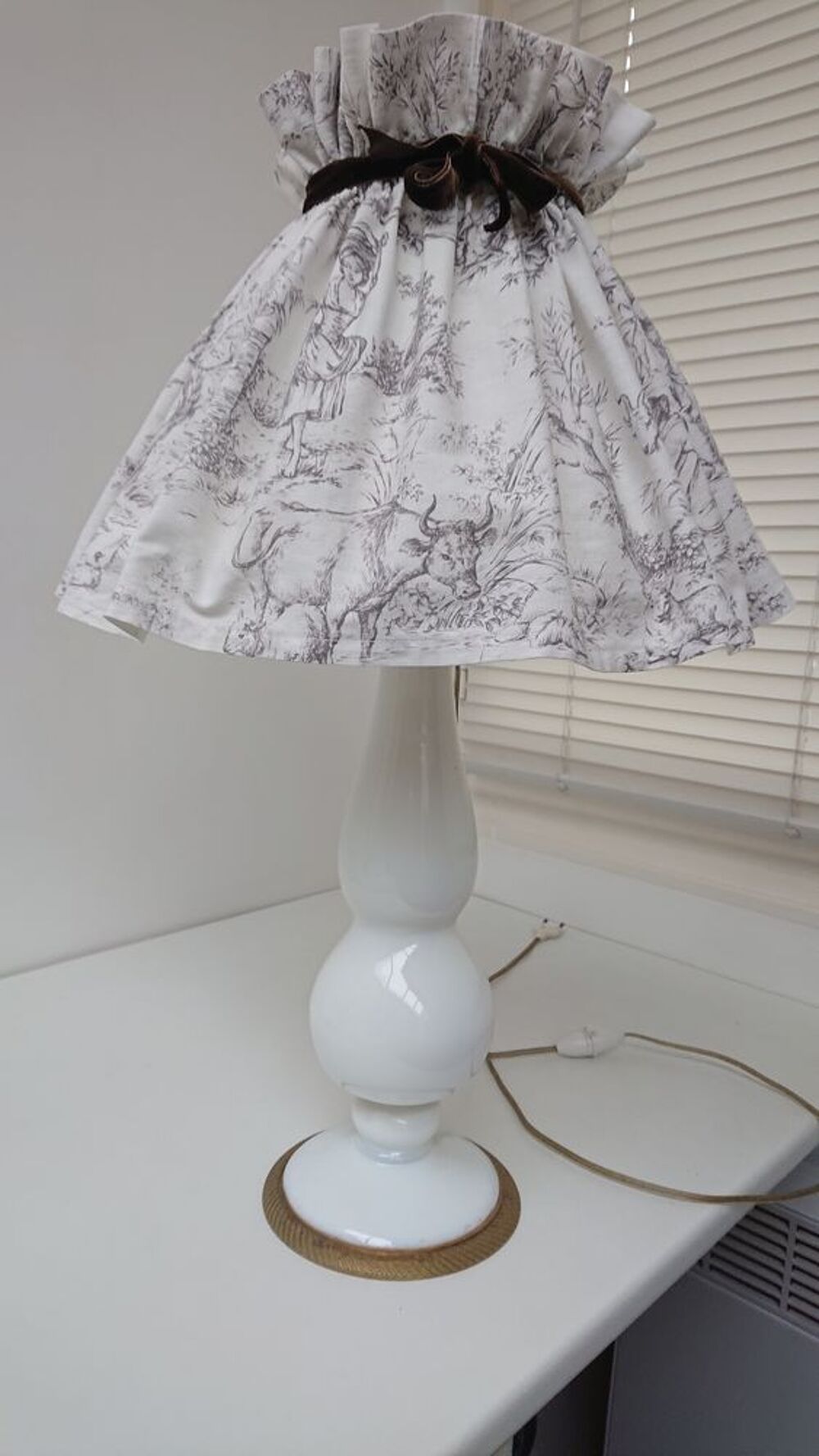 Lampe en Opaline blanche Décoration