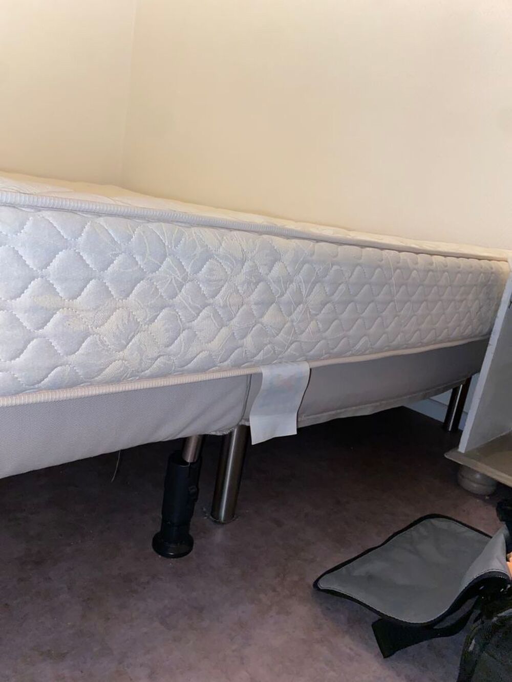 matelas plus sommier 180x200 cm Meubles