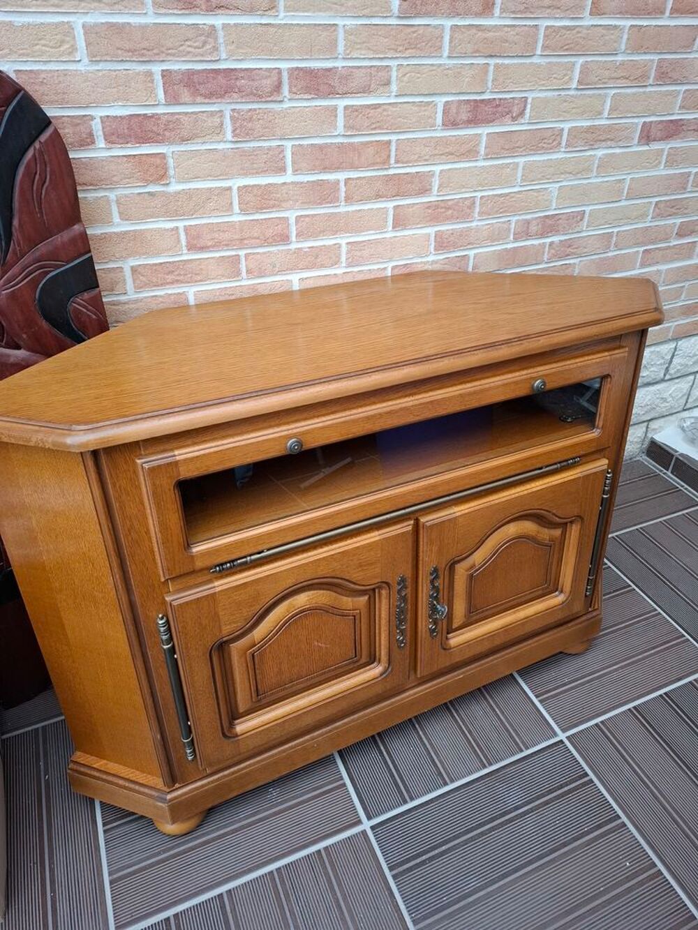 Meuble Tv d'angle couleur ch&ecirc;ne Meubles