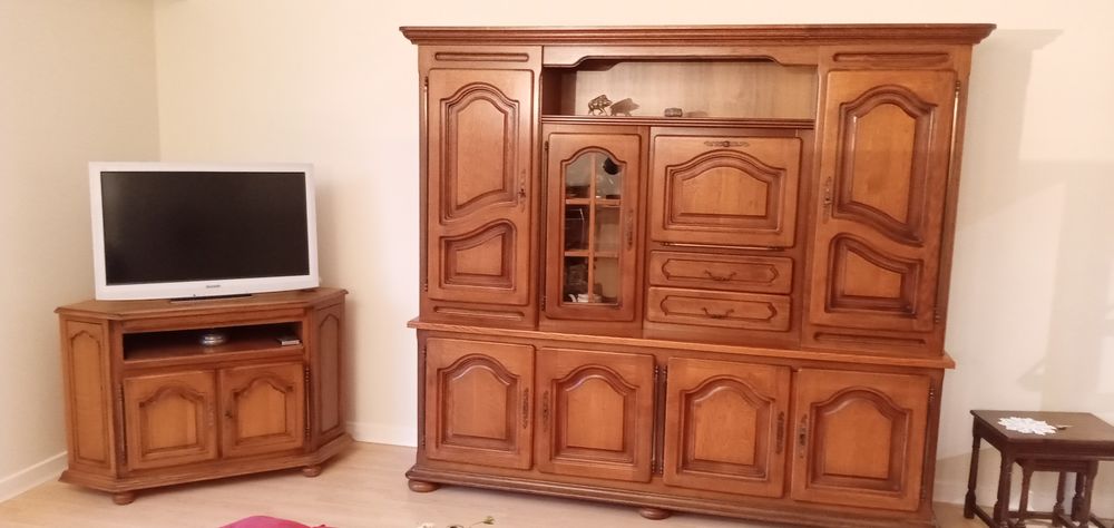 Tr&egrave;s belle salle a mang&eacute; Meubles