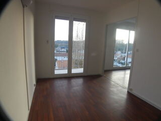  Appartement à louer 3/4 pièces 69 m²