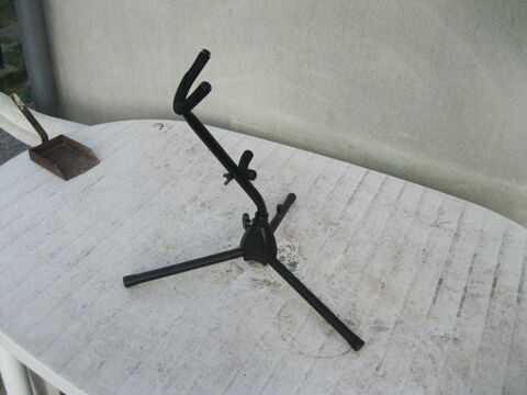 stand pour saxophone 15 La Rochelle (17)