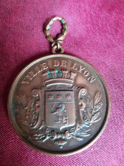 Mdaille en bronze  15 Avermes (03)