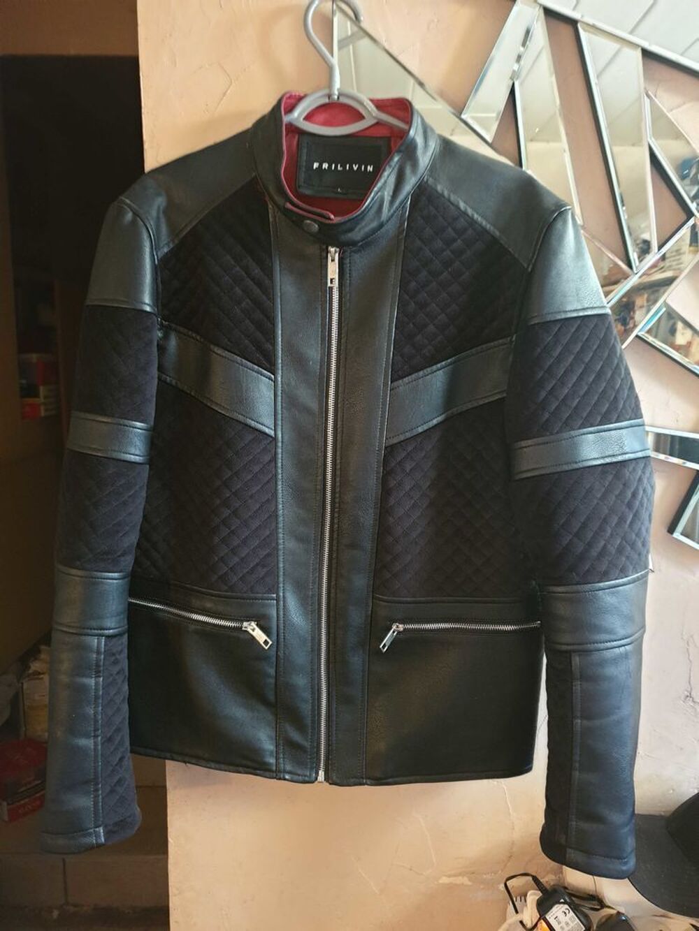 tr&egrave;s belle et original veste V�tements