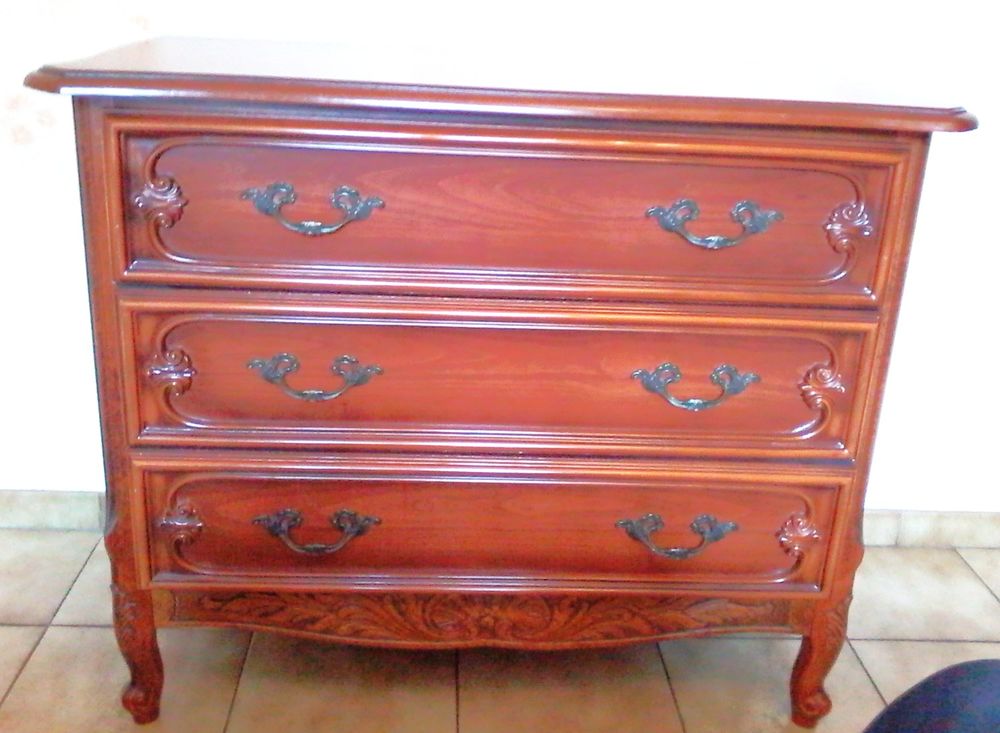 Commode en Merisier Louis XV, Meubles