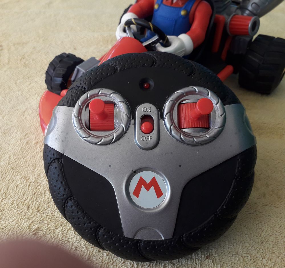 Mario Bros en Kart t&eacute;l&eacute;command&eacute; Jeux / jouets