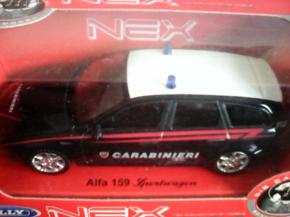 Voiture Alfa Rom&eacute;o 159 Break Carabinieri Welly Nex 