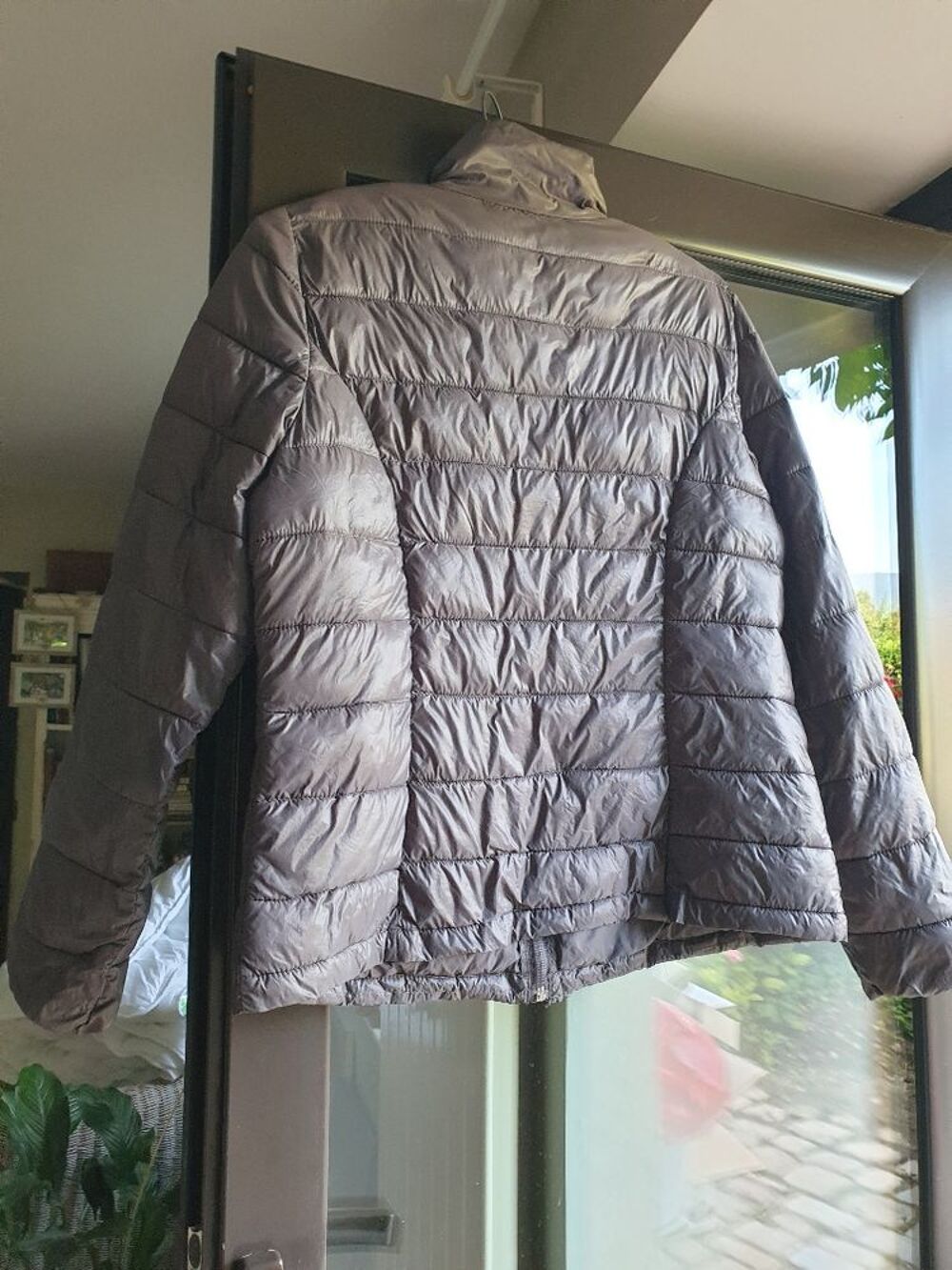 Doudoune l&eacute;g&egrave;re grise ros&eacute;e, Promod, taille 44 Vêtements