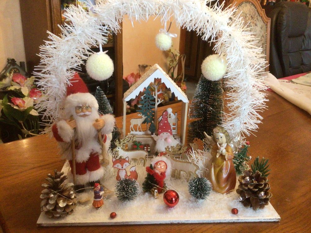 Arrangements de No&euml;l fait maison un grand choix et couronne Décoration