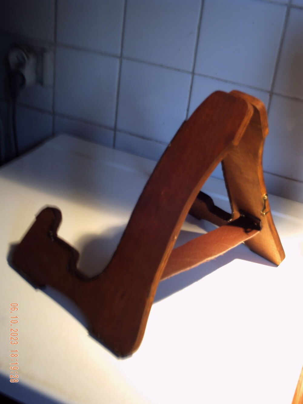  SUPPORT BOIS POUR GUITARE.
Instruments de musique