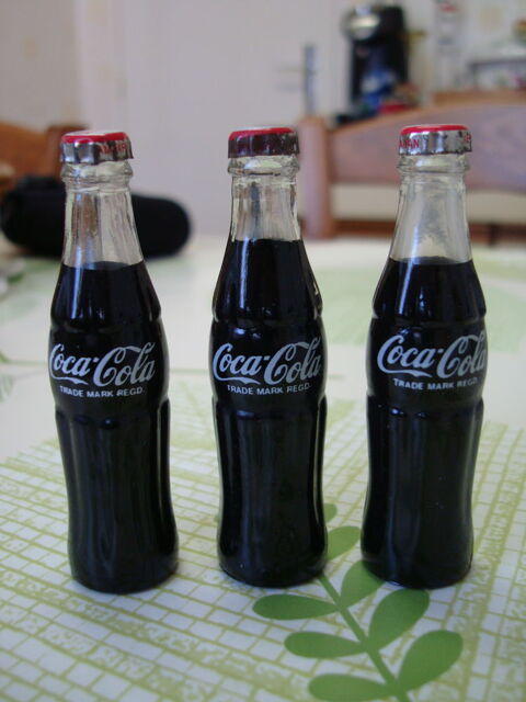 Objet publicitaire ,mini bouteilles coca cola ,objet ancien  11 Is-sur-Tille (21)