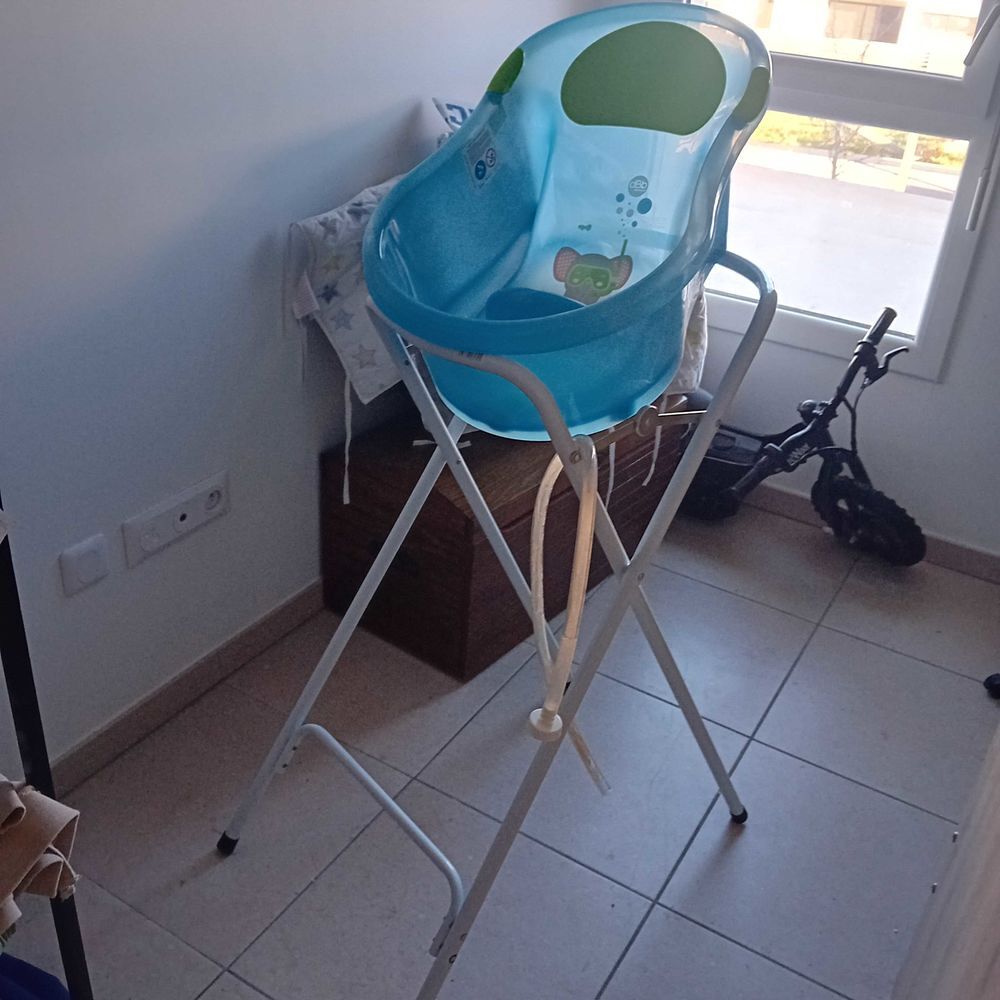 lots lit evolutif enfant et baignoire sur pied. Mobilier enfants