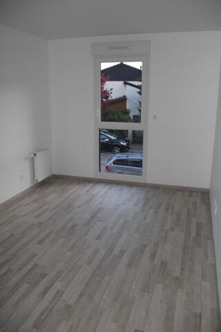  Appartement à louer 5 pièces 84 m²