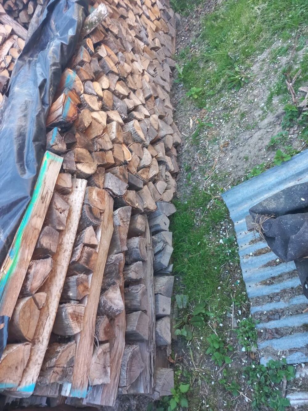 4 st&egrave;res bois de chauffage bien sec fendu Bricolage