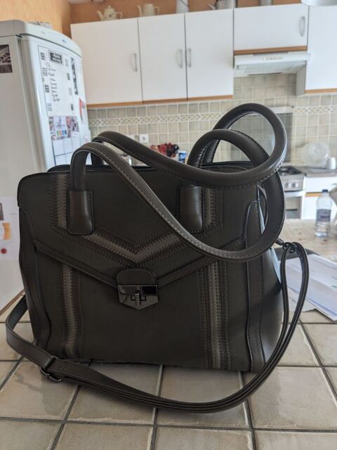 Sac � main kaki avec originalit� coutures 16 Le Palais-sur-Vienne (87)