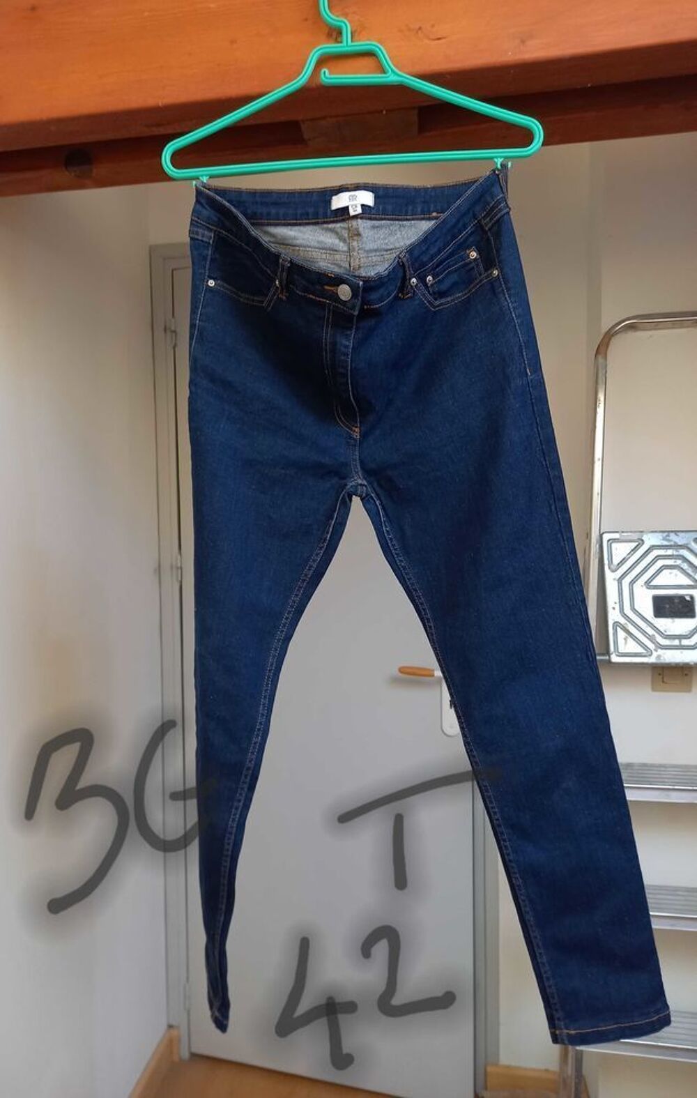 vendre robes d'&eacute;t&eacute; taille 36/ pas livraison ni PayPal Vtements