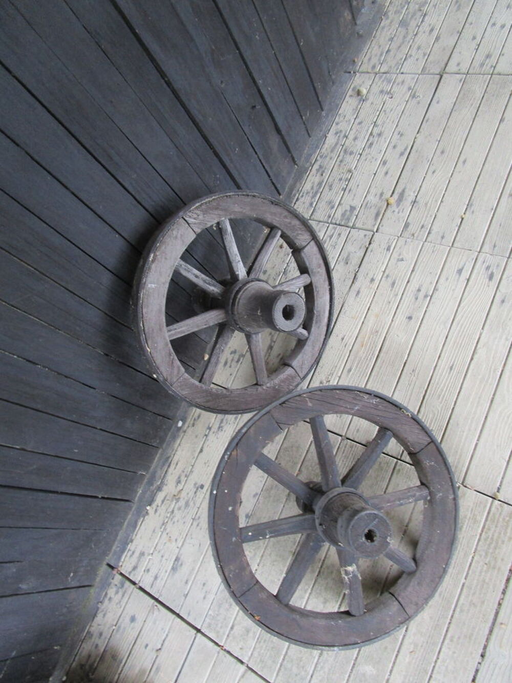Vieilles roues en bois Décoration