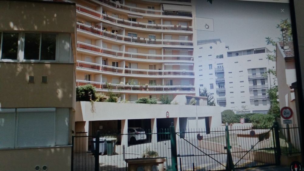 Location Parking/Garage Garage Garibaldi/Domer Lyon 7