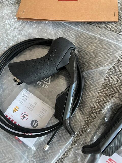 Manettes SRAM Rival AXS E1 Bressuire (79)