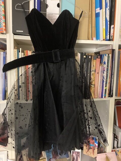 Robe lgante noire dtails tulle 70 Le Cannet (06)