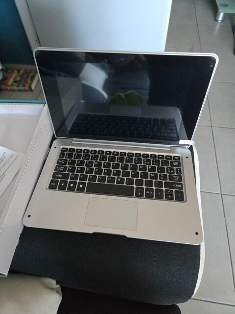 Noteboon klipad état neuf 32g . Gris . 50 Miramas (13)