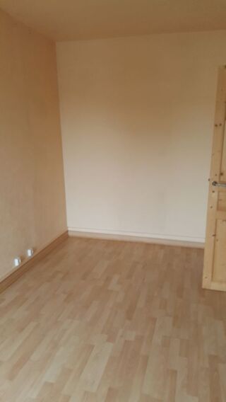  Appartement à louer 3 pièces 72 m²