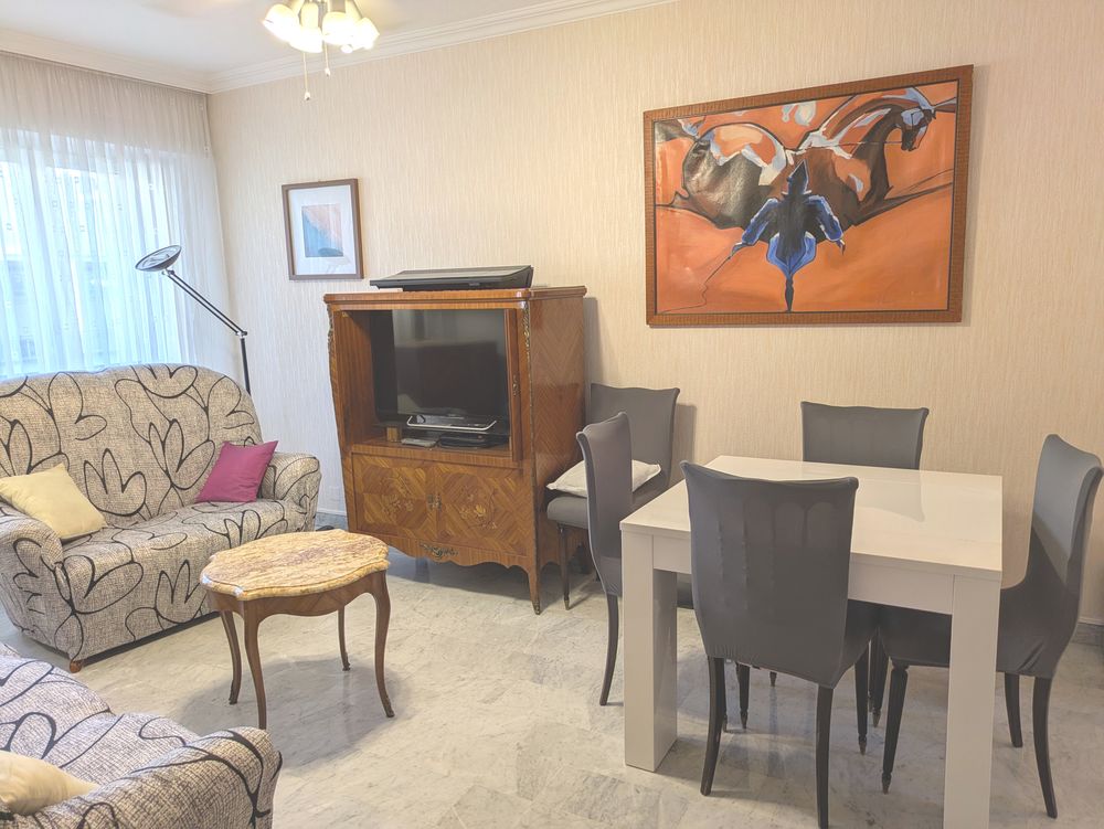 Location Appartement Meublé 2 chambres centre ville parking Nîmes