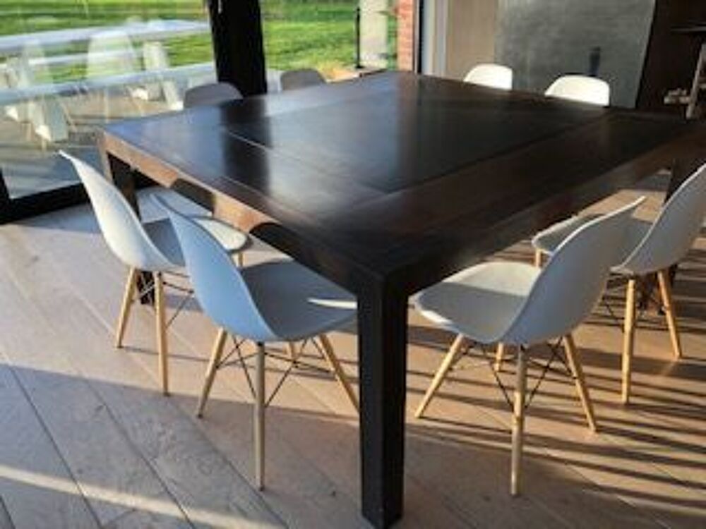 TABLE NOYER ET PLATEAU CENTRAL PIERRE + 8 CHAISES EAMES Meubles