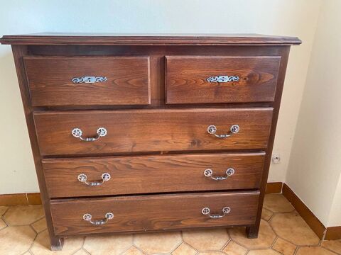 Commode rustique en bois massif Saint-Mathieu-de-Tréviers (34)