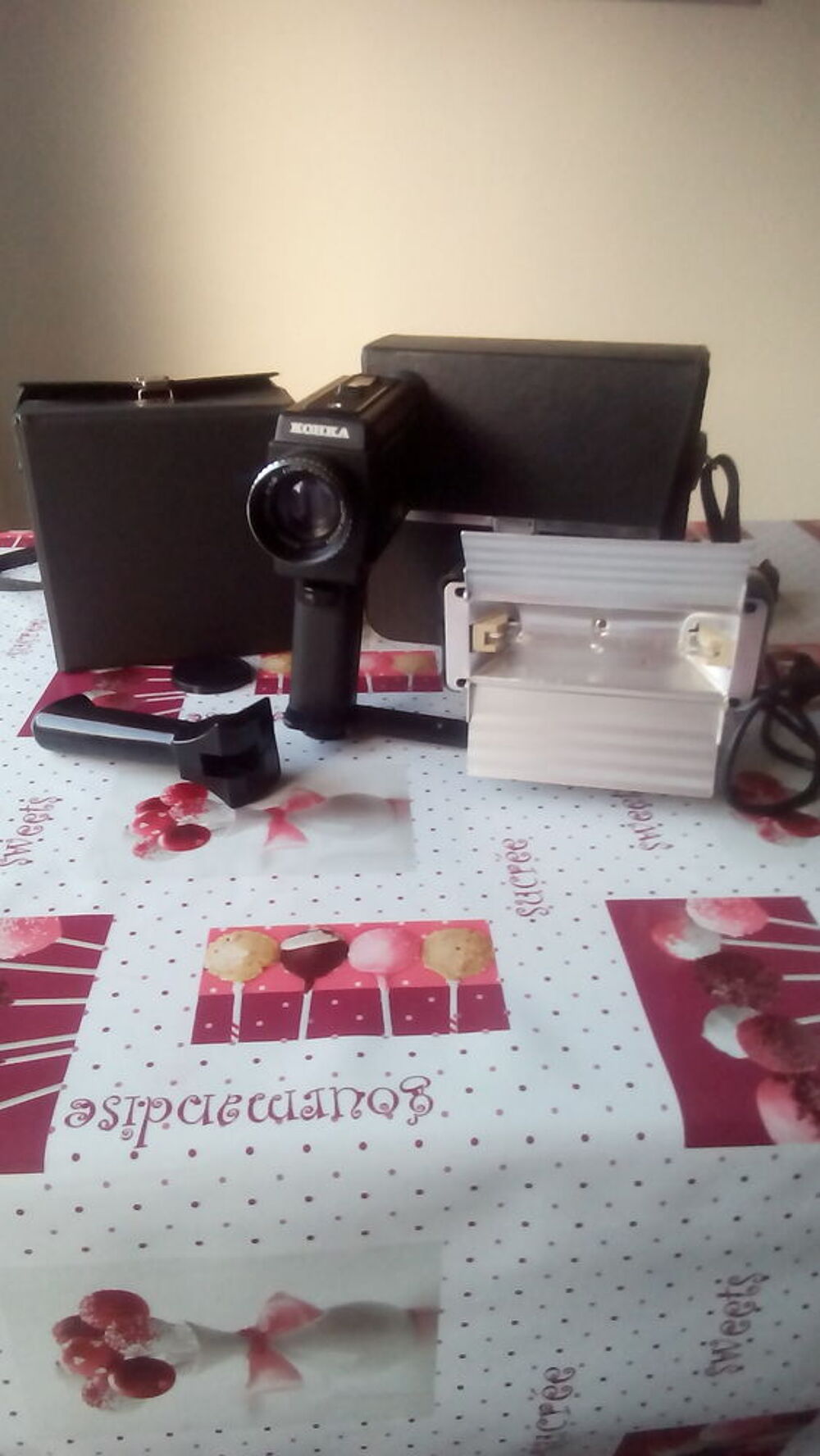 CAMERA SUPER 8 ET TORCHE Photos/Video/TV