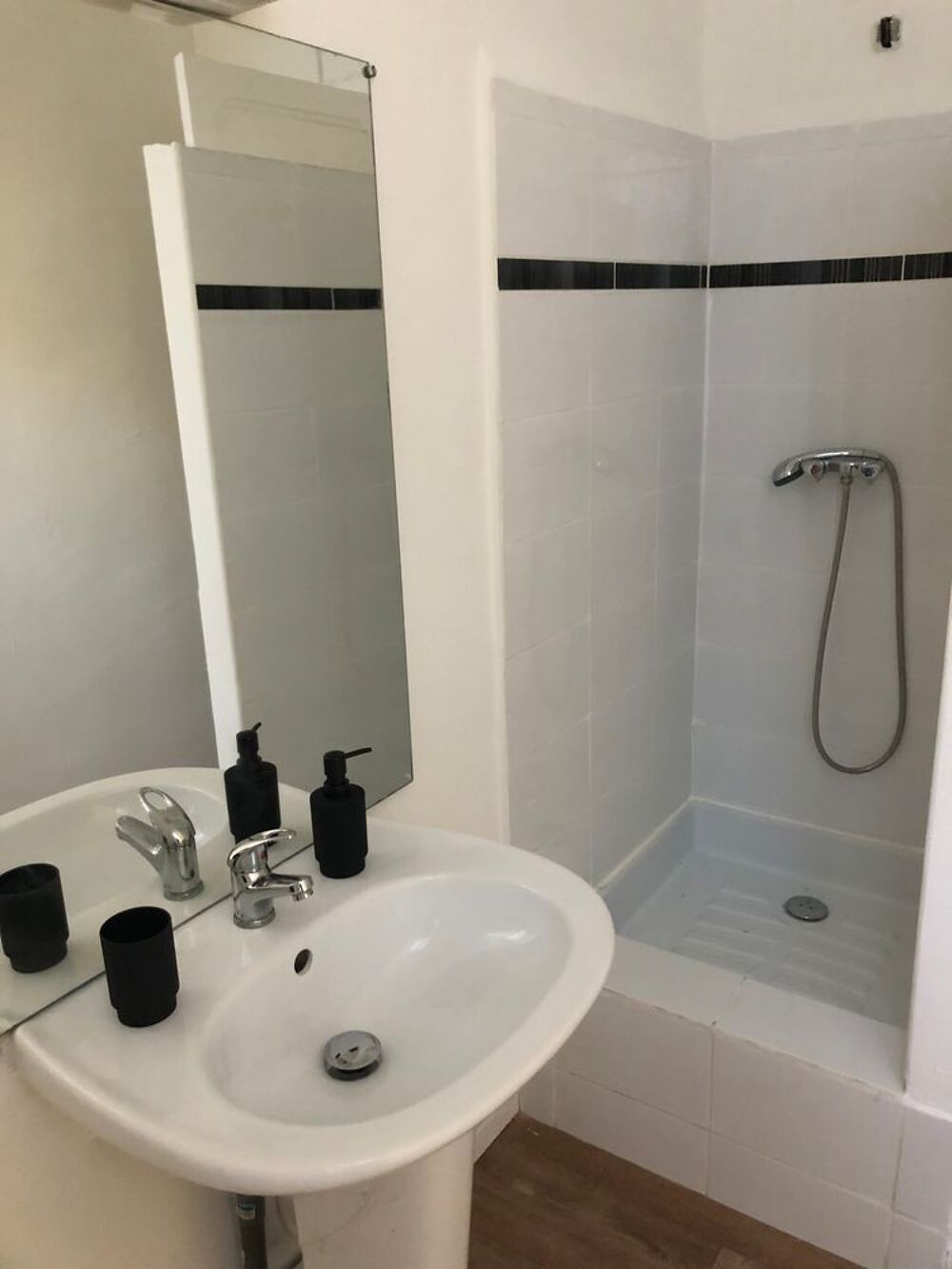 Location Appartement T 2 RENOVE ENSOLEILLE + cellier Béziers