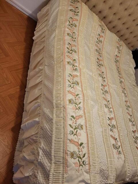 couvre lit brod�e 40 Schiltigheim (67)